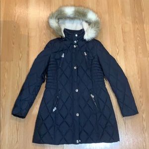 Super comfortable and warm puffer hooded jacket